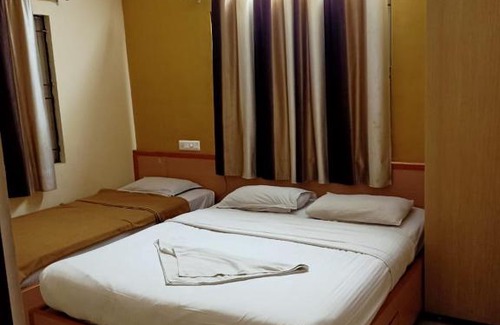 Kuzhithurai Hotel | Brishen and Gavins Inn