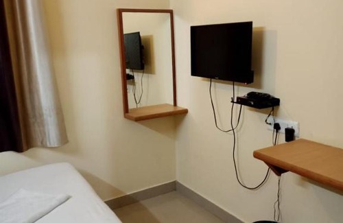 Kuzhithurai Hotel | Brishen and Gavins Inn