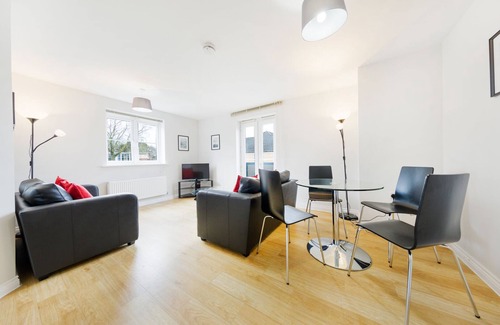 Filton Apartment | Bristol Apartment with Parking