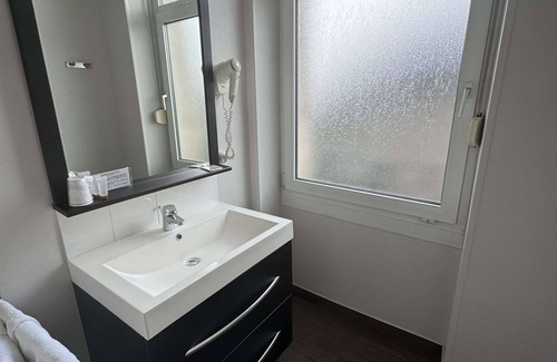 Bagnoles-de-l'Orne Hotel | BRIT HOTEL CONFORT BAGNOLES NORMANDIE
