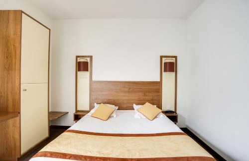 Lessay Hotel | Brit Hotel De La Côte Des Havres