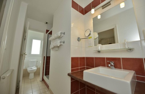 Concarneau Hotel | Brit Hotel Des Halles