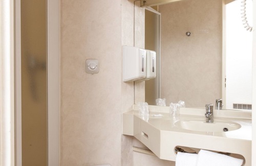 Arras Hotel | Brit Hotel Essentiel Arras