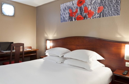 Arras Hotel | Brit Hotel Essentiel Arras