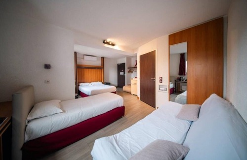 Evreux Hotel | Brit Hotel La Bonne Etape