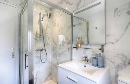 Auray Hotel | Brit Hotel Le Branhoc