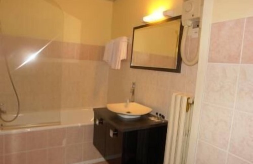 Varennes-Vauzelles Hotel | Brit Hotel le Magdalena