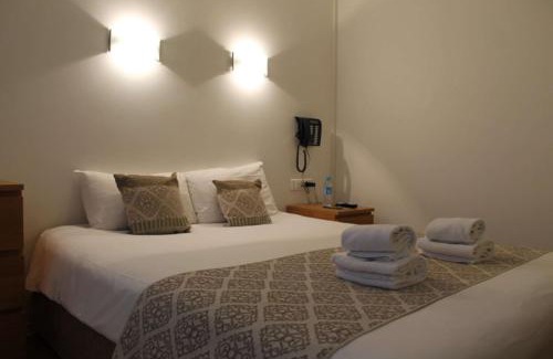 L'Arbresle Hotel | Brit Hotel MOTEL - Lyon L'Arbresle