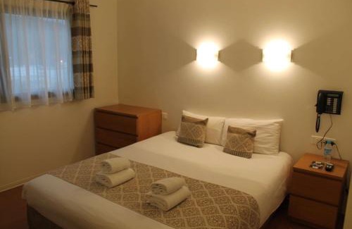 L'Arbresle Hotel | Brit Hotel MOTEL - Lyon L'Arbresle