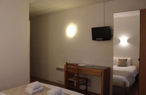 L'Arbresle Hotel | Brit Hotel MOTEL - Lyon L'Arbresle