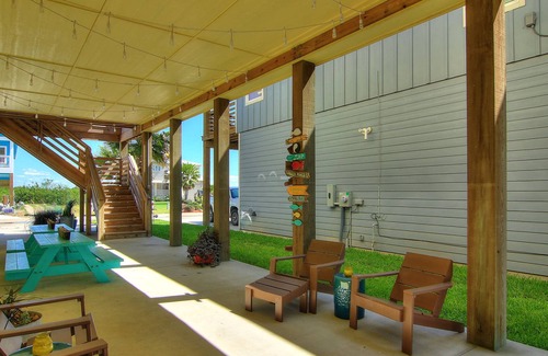 Port Aransas House | Brito Beach, beautiful 3 bedroom home at Paradise Pointe, lots of outdoor space!