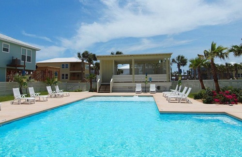Port Aransas House | Brito Beach, beautiful 3 bedroom home at Paradise Pointe, lots of outdoor space!