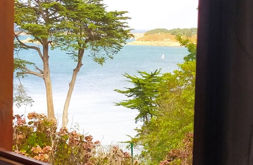 Trebeurden Ski Chalet | Brittany, Cote de Granit Rose, Chalet with sea view, feet in the water