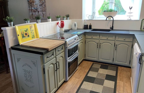 Plouguenast Cottage | Brittany Cottage Sleeps 6. Heated Pool, Free Wifi, Satellite TV, Pet Friendly