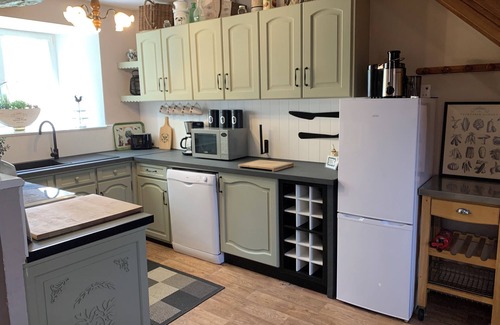 Plouguenast Cottage | Brittany Cottage Sleeps 6. Heated Pool, Free Wifi, Satellite TV, Pet Friendly