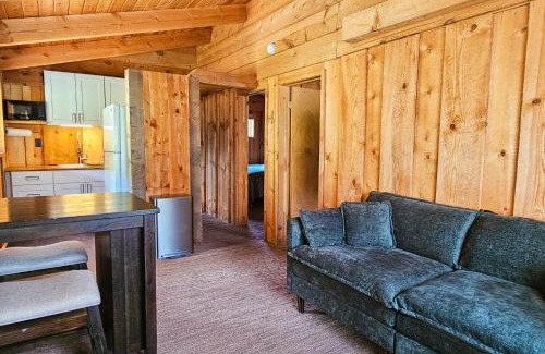 Sula House | Broad Axe - Cabin #3 - Big Horn