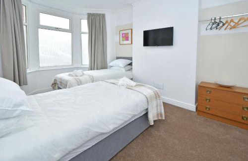 Crewe House | Broad House - By Sigma Stays