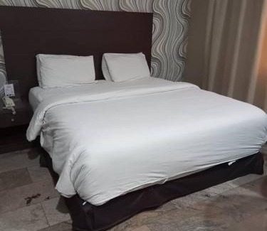 Mobushipe Hotel | Broadfield Hotels Apo Residence