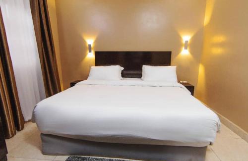 Mobushipe Hotel | Broadfield Hotels Apo Residence