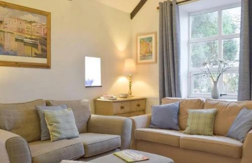 Pembroke House | Broadhaven Cottage, Freshwater East, Pembs