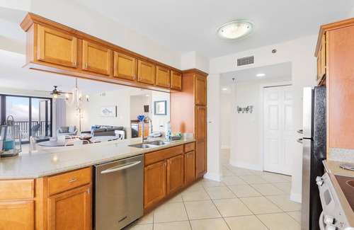 Ono Island Condo | Broadmoor 901 by Liquid Life
