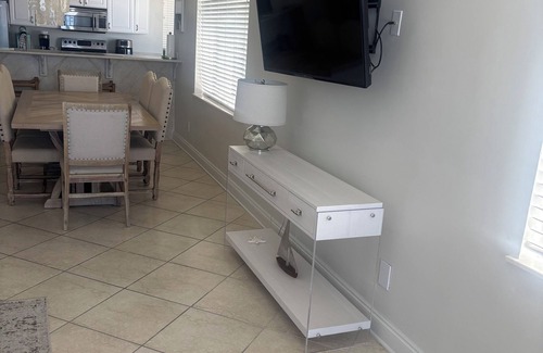 Orange Beach East Condo | Broadmoor Unit 101 Corner Unit, beach views and walking distance to Flora Bama!