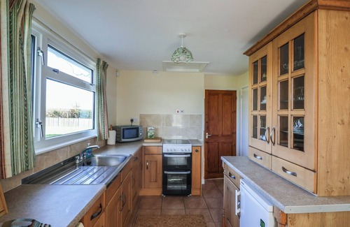 Bridport Cottage | BROADSTONES, pet friendly, country holiday cottage in Bridport