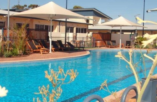 Beresford Hotel | Broadwater Mariner Resort