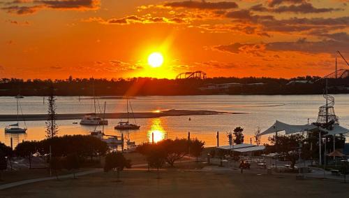 Southport Apartment | Broadwater Parklands Paradise