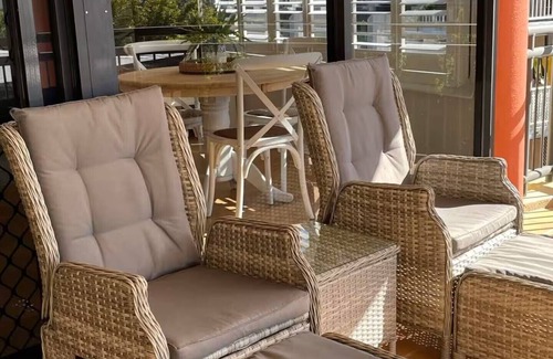 Labrador Apartment | Broadwater Views, Secure Parking - 2 BDR Family sized, Long or Short stays