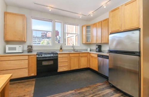 Downtown Asheville Apartment | Broadway Downtown Loft + 2 Off Street Free Parking Spaces