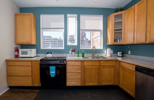 Downtown Asheville Apartment | Broadway Downtown Loft + 2 Off Street Free Parking Spaces