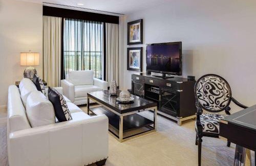 Downtown Apartment | Broadway Plaza, Trademark Collection by Wyndham