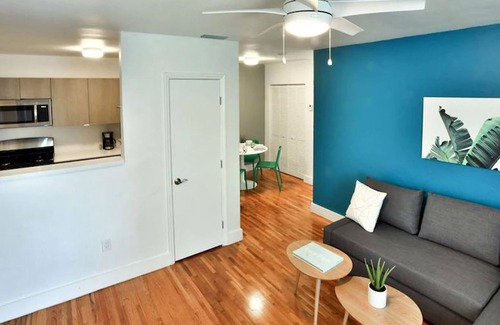 The Roads Apartment | Broadway Suites Downtown by RocketStay