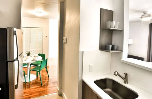 The Roads Apartment | Broadway Suites Downtown by RocketStay