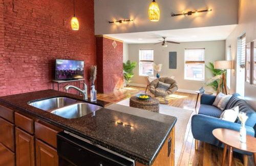 Pendleton Apartment | Broadway Suites - Stunning Downtown Condos