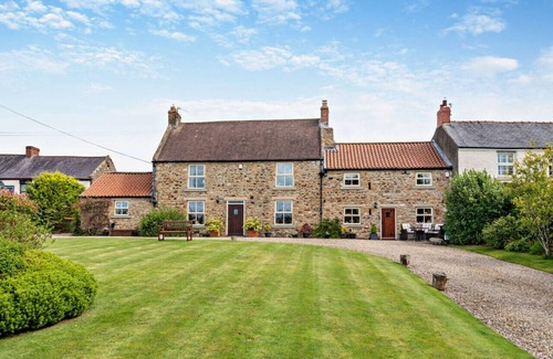 North Bitchburn House | Broats Barn - Two Bedroom House, Sleeps 4