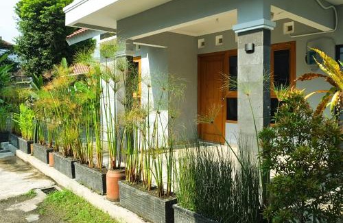 Yogyakarta House | Brojos Homestay near Malioboro