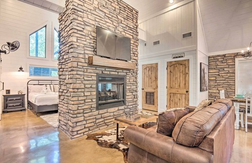 Broken Bow Cabin | Broken Bow Cabin w/Hot Tub, Deer-Spotting & More!