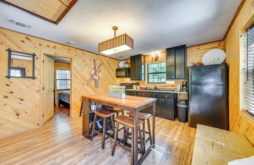 Broken Bow Cabin | Broken Bow Cabin w/Hot Tub + Game Room!