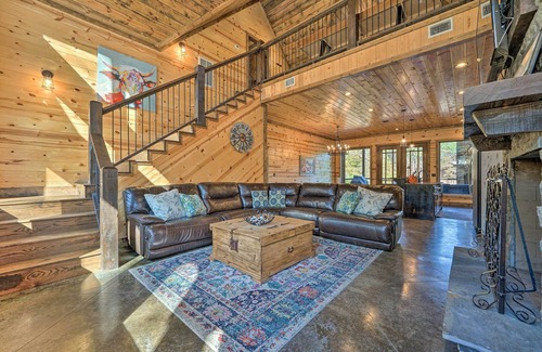 Hochatown Cabin | Broken Bow Cabin w/ Hot Tub & Game Room!