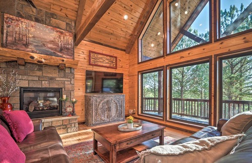 Broken Bow Cabin | Broken Bow Luxury Cabin: Pool Table & Hot Tub