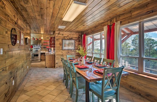 Broken Bow Cabin | Broken Bow Mountaintop Home w/Hot Tub!