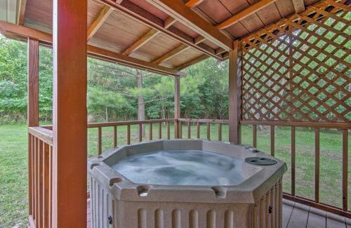 Broken Bow House | Broken Bow Starlight Cabin with Private Hot Tub!