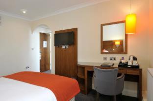 London Borough of Bromley Hotel | Bromley Court Hotel London