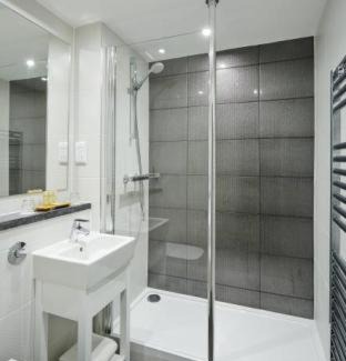 London Borough of Bromley Hotel | Bromley Court Hotel London