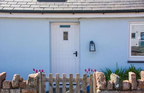 Brynsiencyn House | Bron Haul