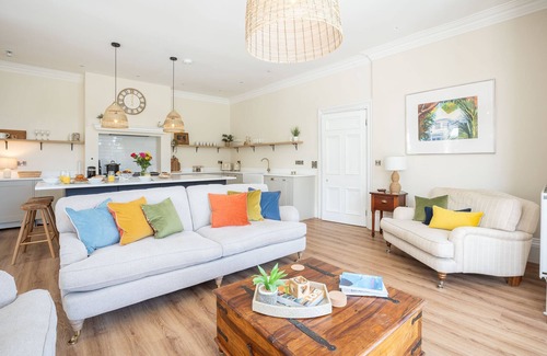 Llanfairpwllgwyngyll Cottage | Bron Menai - sleeps 15 guests in 8 bedrooms