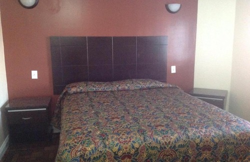 Los Angeles Hotel | Bronco Motel South Central