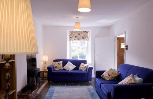 Llanwrtyd Wells House | Bronfelin & Troed-y-Rhiw Holiday Cottage